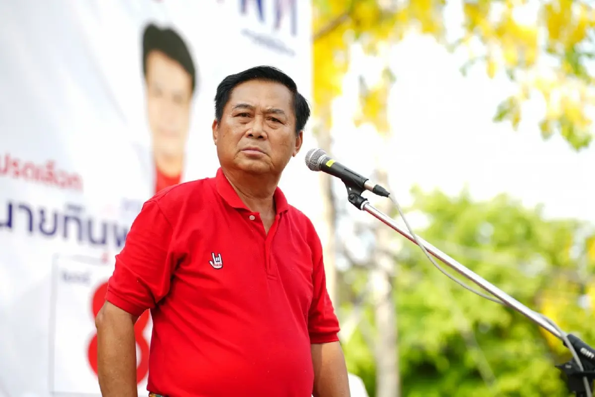 สุดคึกคัก ! "เศรษฐา" ปราศรัยอ้อนชาวกมลาไสย กาเพื่อไทย 2 ใบ