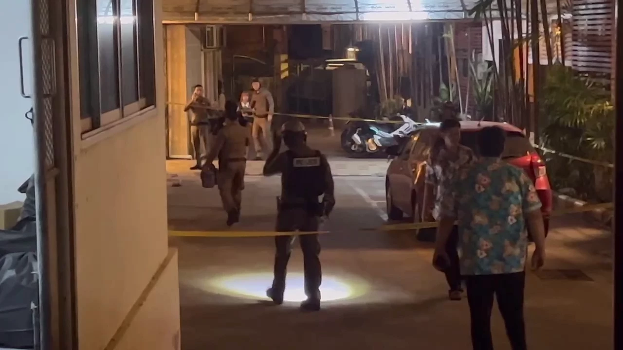 หนุ่มหึงโหด บุกจ่อยิงแฟนสาว 2 นัดดับ เพื่อนสาวแกล้งตายรอดหวุดหวิด