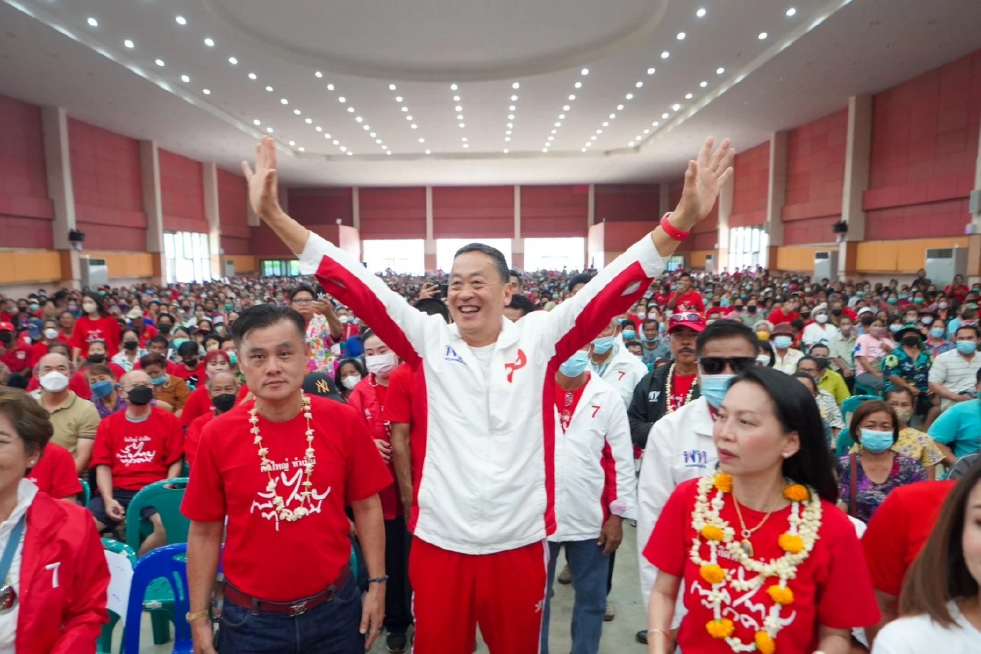 "เศรษฐา" บุกบ้านโป่งอ้อนเลือก"เพื่อไทย" ย้ำ 8 ปีปชช.ทุกข์มากพอแล้ว