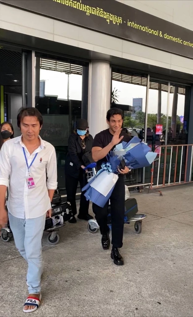 "ไป่ ทาคน" ไปกัมพูชา เตรียมโปรเจกต์หนังล้านดอลลาร์