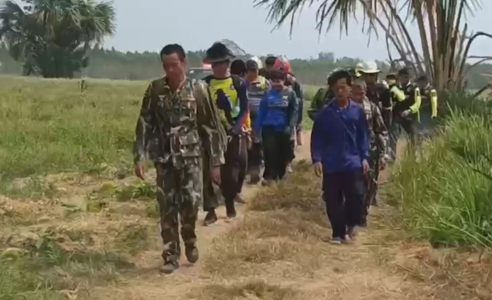 ภาพขณะเจ้าหน้าที่ออกค้นหานายสมัย