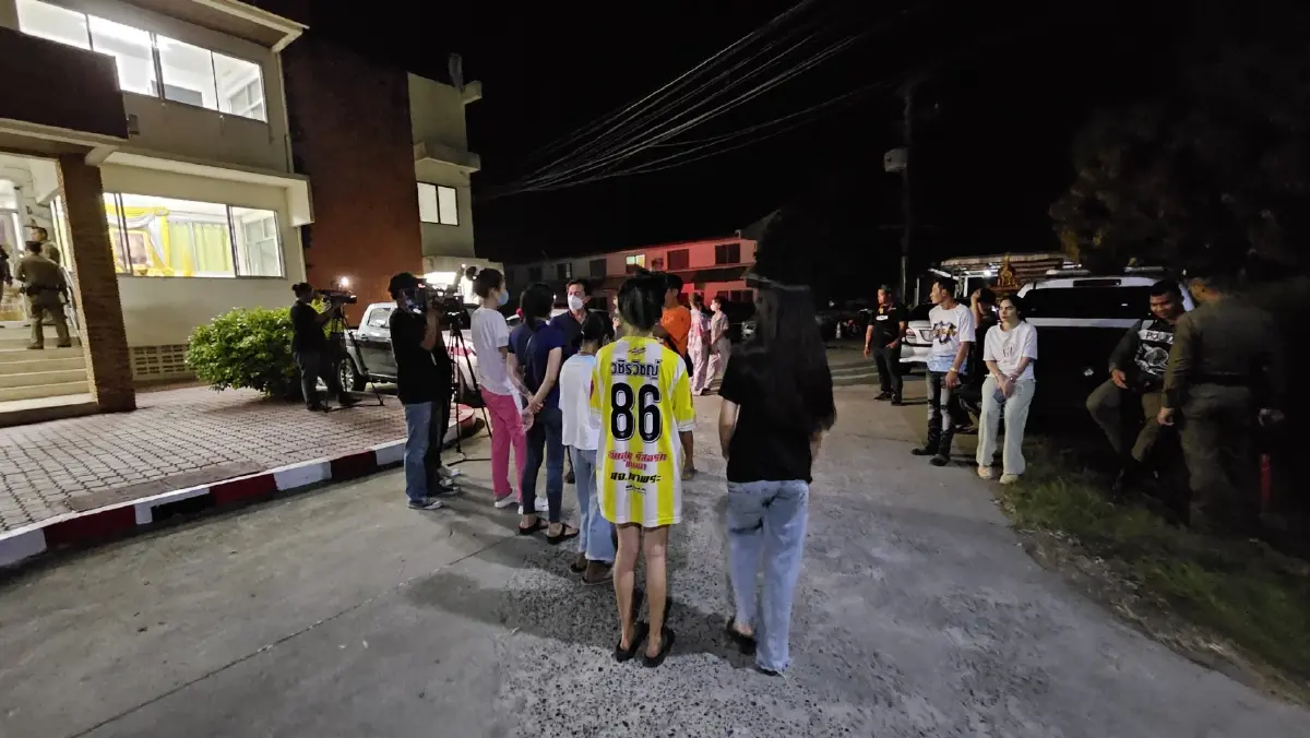 อุ้มหนุ่มซ้อมดับริมถนน เหตุลวนลามเยาวชน และผู้หญิงวันสงกรานต์