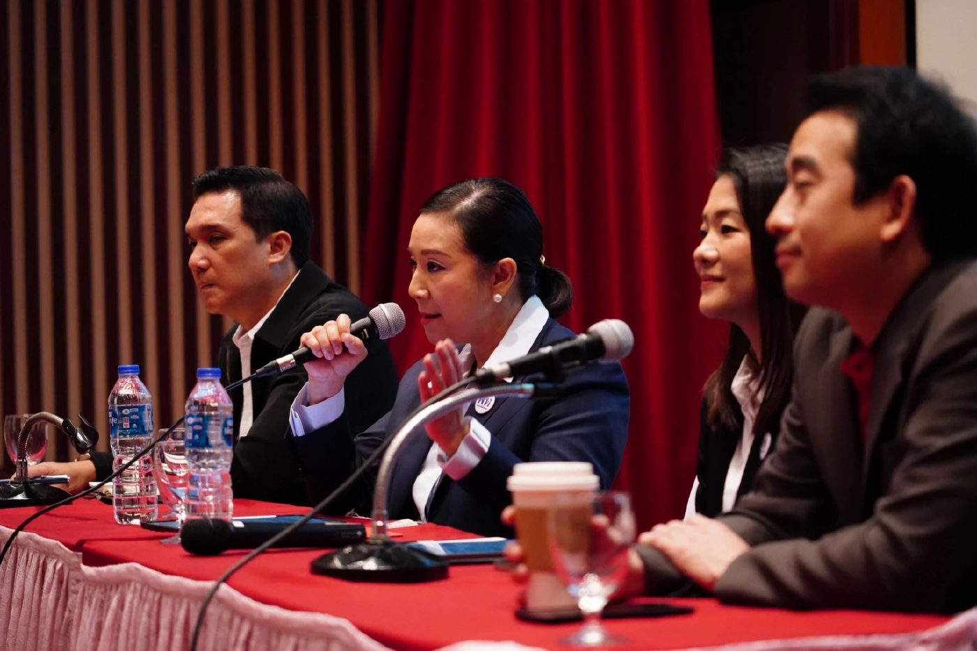 "พท." ดันนโยบายจบ ป.ตรี 18 ปี ลดปีเรียนประถม-มัธยม-มหาลัย ลุยยกเลิกเกณฑ์ทหาร