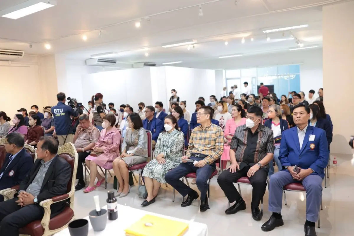 “ศิลปินในพำนัก” หนังใหญ่กับโลกแห่งความเงียบ  แสง เงา และกาลเวลาแห่งธรรมชาติ