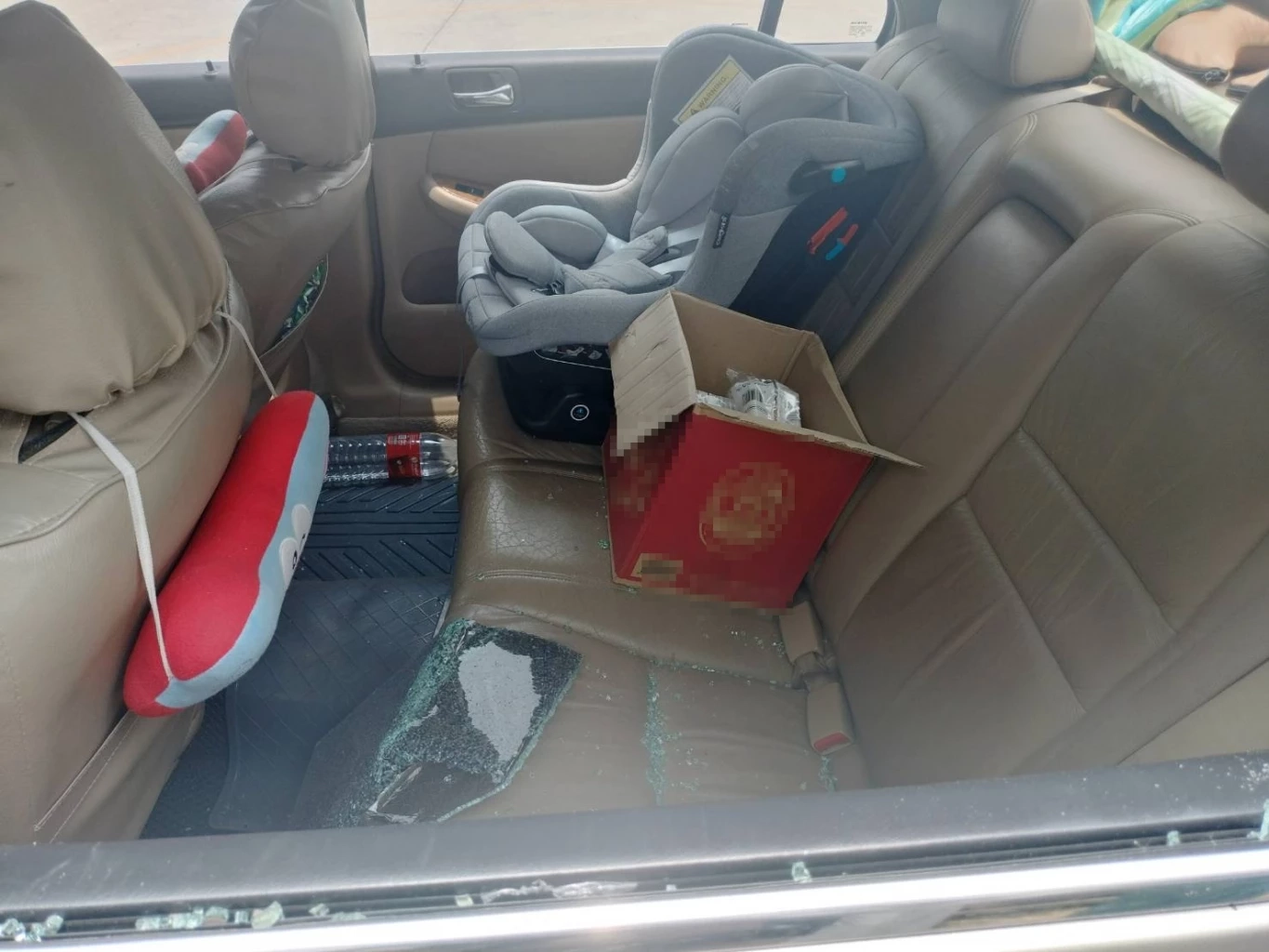 จับ“บังรอน”บุกทุบกระจกรถกวาดทรัพย์ร่วม 4 แสน โวใช้สูตรจักจั่นลอกคราบหนี