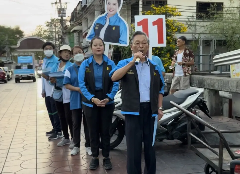 "ชวน" ลงพื้นที่ช่วย "แนน ศิริภา" ขอโอกาสปชป. ย้ำ "จุรินทร์" เก่งไม่เป็นรองใคร