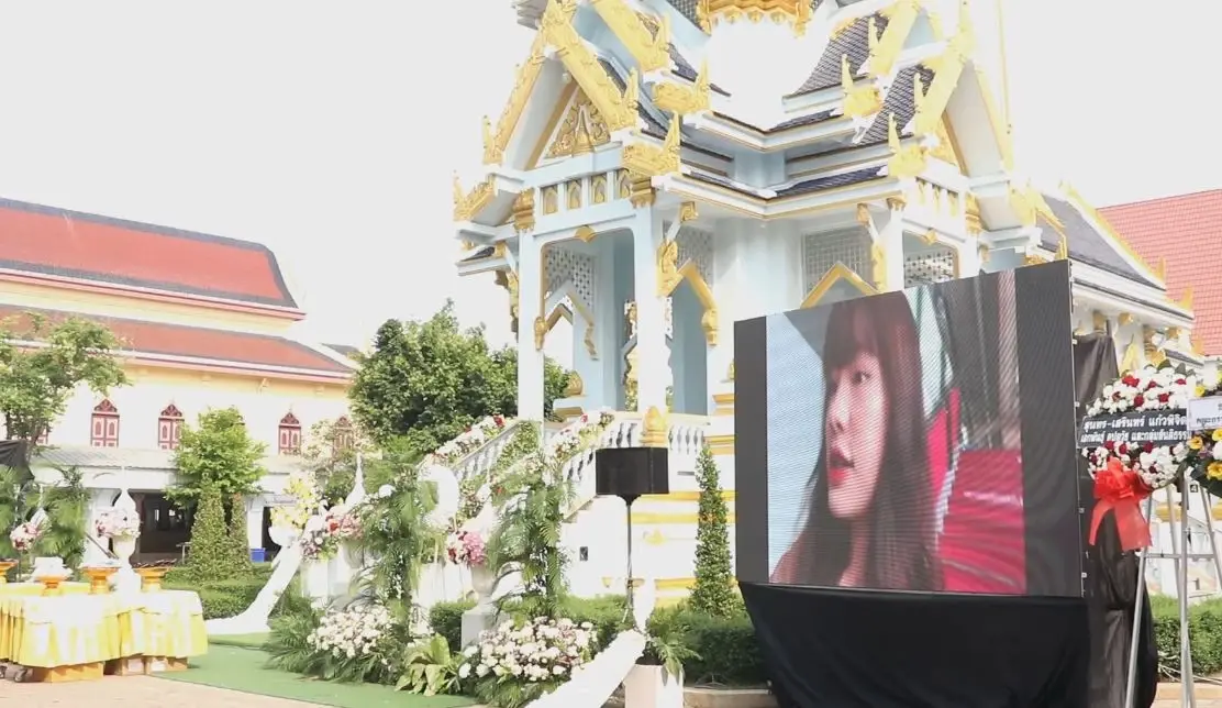 เผาแล้ว "จีจี้" ครอบครัว-เพื่อน ร่วมอาลัยครั้งสุดท้าย