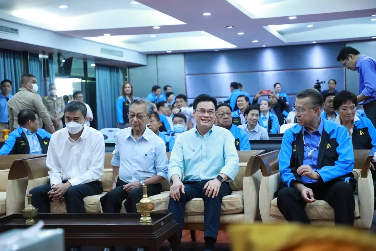 "ปชป." ทำบุญก้าวเข้าสู่ปีที่ 78 "จุรินทร์" ลั่นพร้อมรับใช้ปชช.แบบยั่งยืน