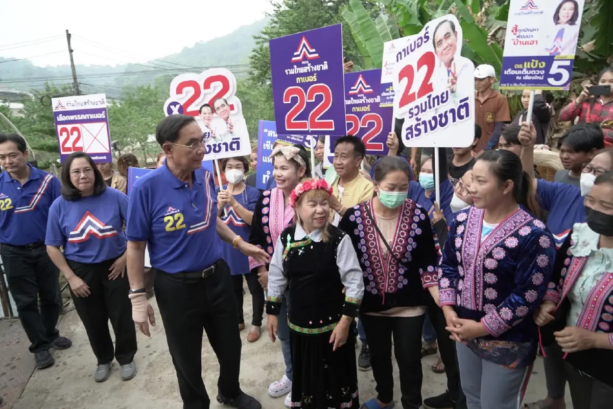 "ประยุทธ์" รับปาก พร้อมสานต่อแก้ปัญหาที่ดินทำกิน"ดอยม่อนแจ่ม" ให้สำเร็จ