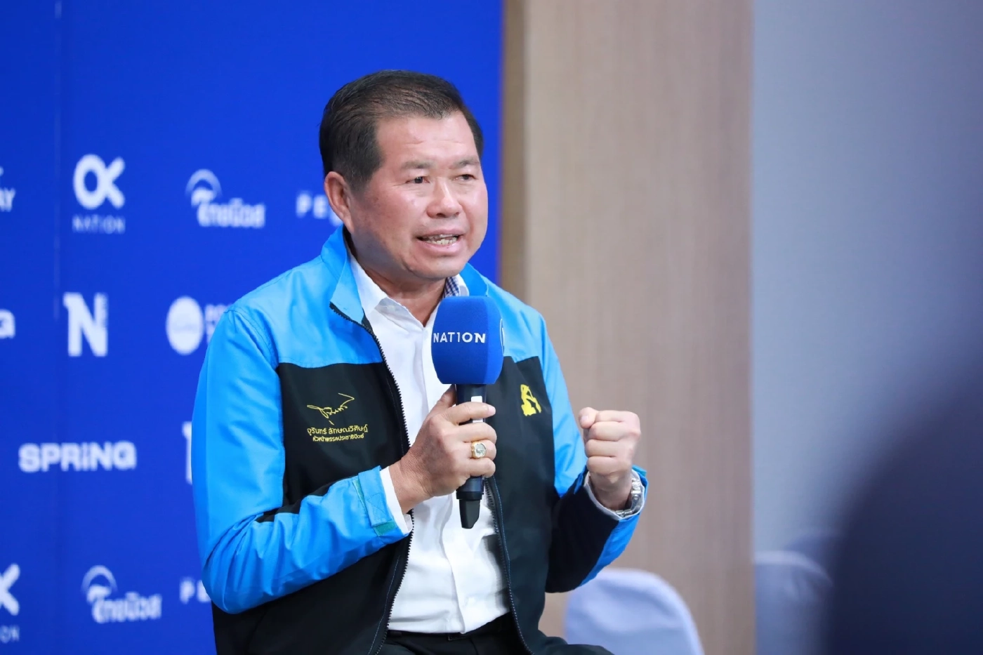 นิพนธ์ บุญญามณี รองหัวหน้าพรรคประชาธิปัตย์