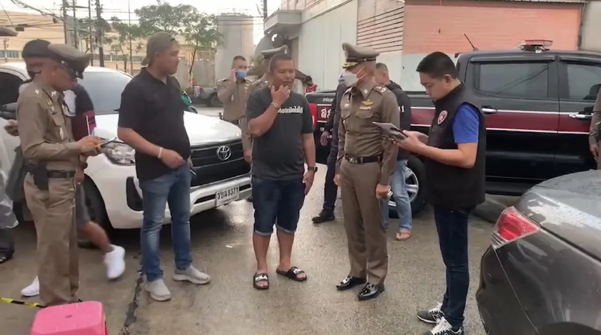 วิสามัญดับ! พ่อค้ายาเสพติดเหิมยิงสู้ ตำรวจอาสาบาดเจ็บ