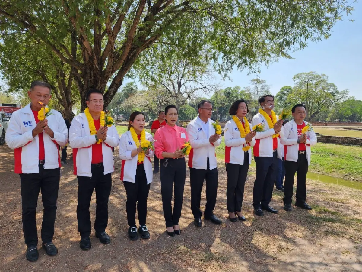 "สมศักดิ์" นำทีมเพื่อไทย สมัครส.ส.สุโขทัย ดวงเฮง จับเบอร์ 5 เหมือนกัน 2 เขต