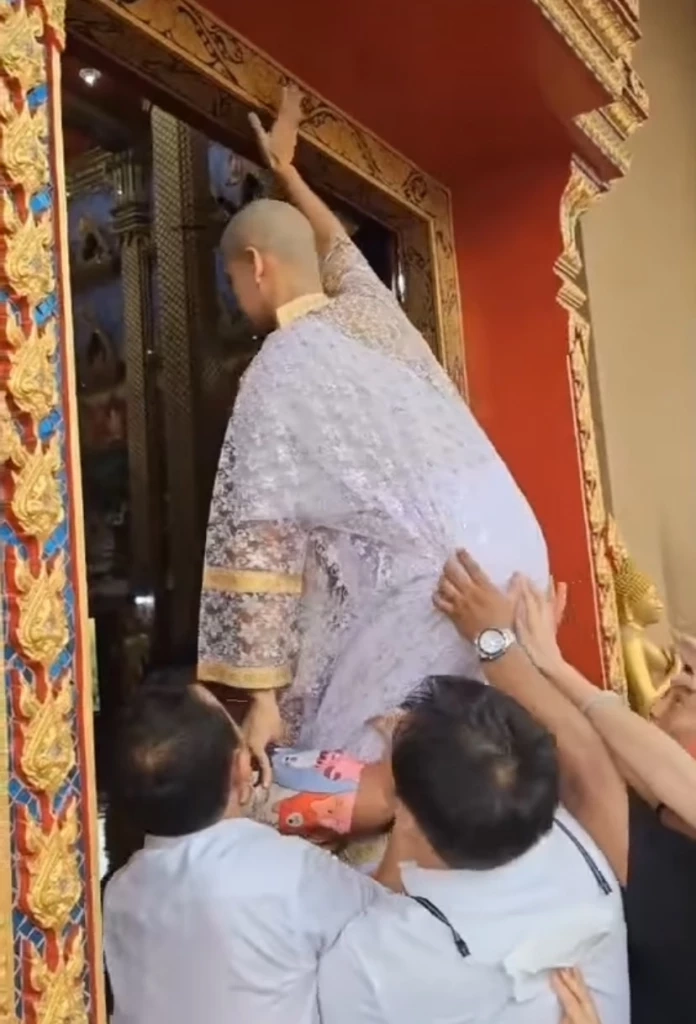 “ฟรอยด์ ณัฏฐพงษ์” เข้าพิธีอุปสมบท ทดแทนคุณบิดามารดา