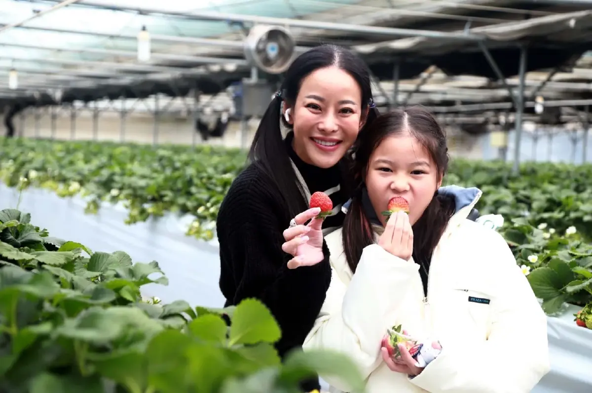 ชาวเน็ตเอ็นดู ณิริน ลูกสาว หนิง ปณิตา โทรตามพ่อกลับบ้าน 