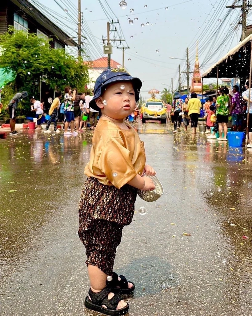 "น้องกรณ์"