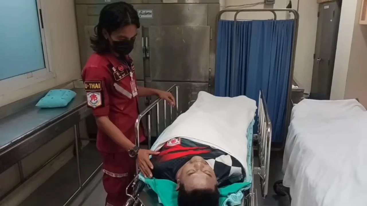 สุดสลด หนุ่มกู้ภัยอยุธยา ทำ"CPR ผู้ป่วย จนฟุบหมดสติ ก่อนดับทั้งคู่