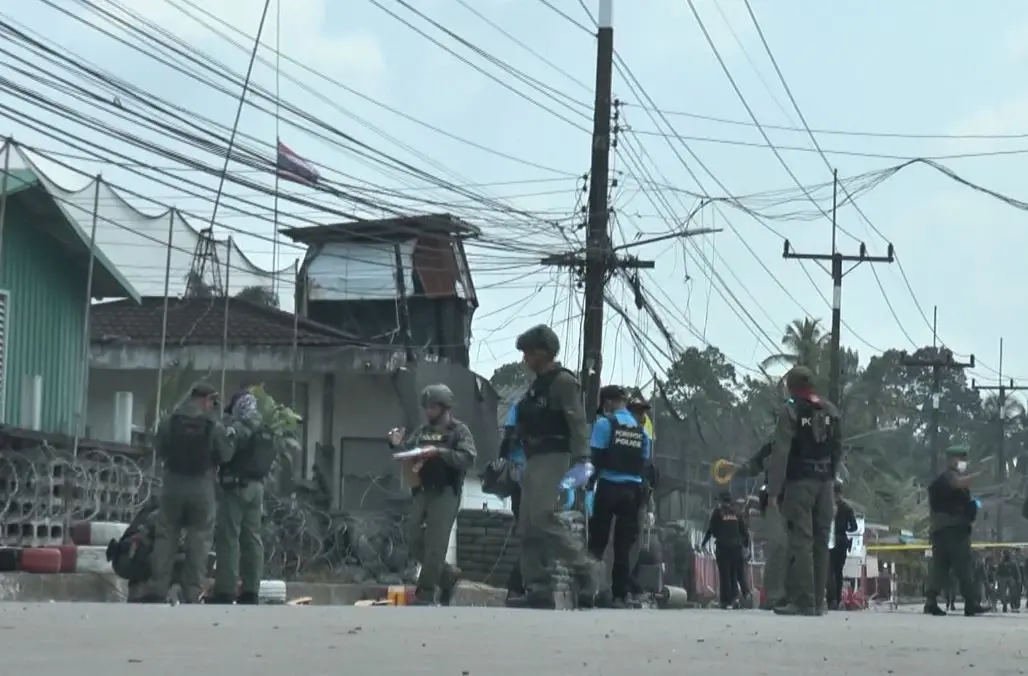 คนร้ายบุกยิงถล่ม-ปาบึ้ม ฐาน นปพ.สุไหงปาดี จนท.เจ็บ 3 นาย