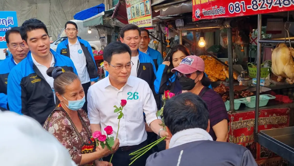 พร้อมยึดเก้าอี้คืน! "จุรินทร์" นำทัพหาเสียงตลาดบางกะปิ มั่นใจฐานเสียงกทม.