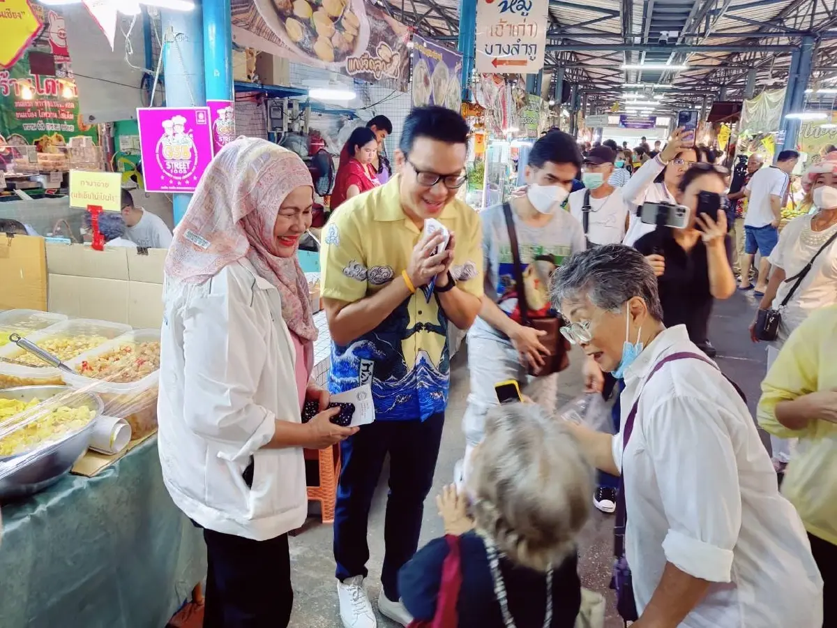 "พปชร." ลุยหาเสียง"ตลาดสัมมากร" ชูนโยบายลดค่าครองชีพ"ก๊าซปชช. 250 บาท"