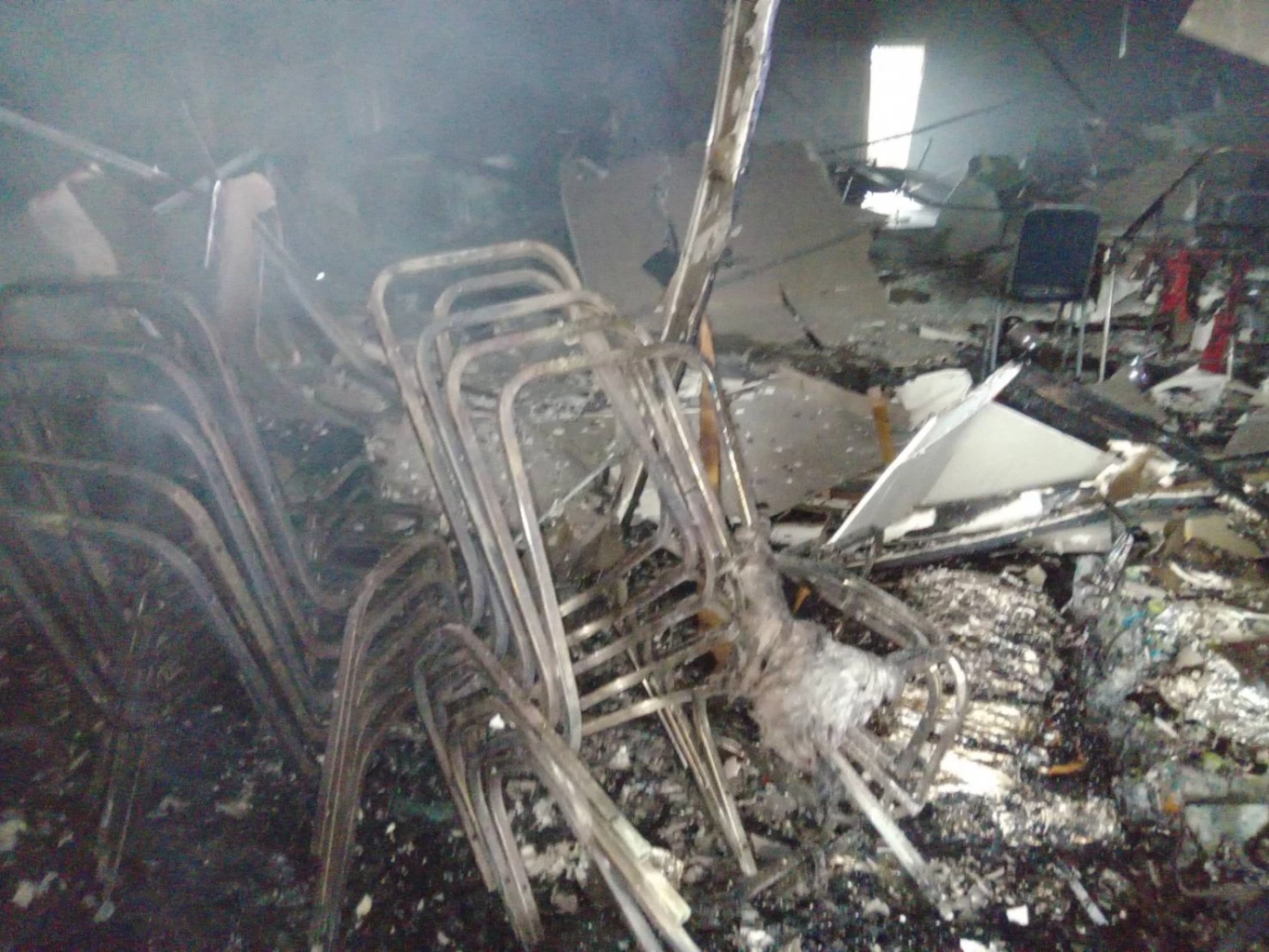 สุดระทึก ไฟไหม้ตึกฉุกเฉิน รพ.ประโคนชัย คนไข้-ญาติแตกตื่นหนีตาย