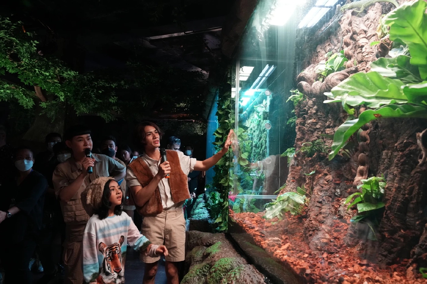 แน็ก ชาลี พาหลานรัก น้องอาเธอร์ บุก Rainforest โฉมใหม่