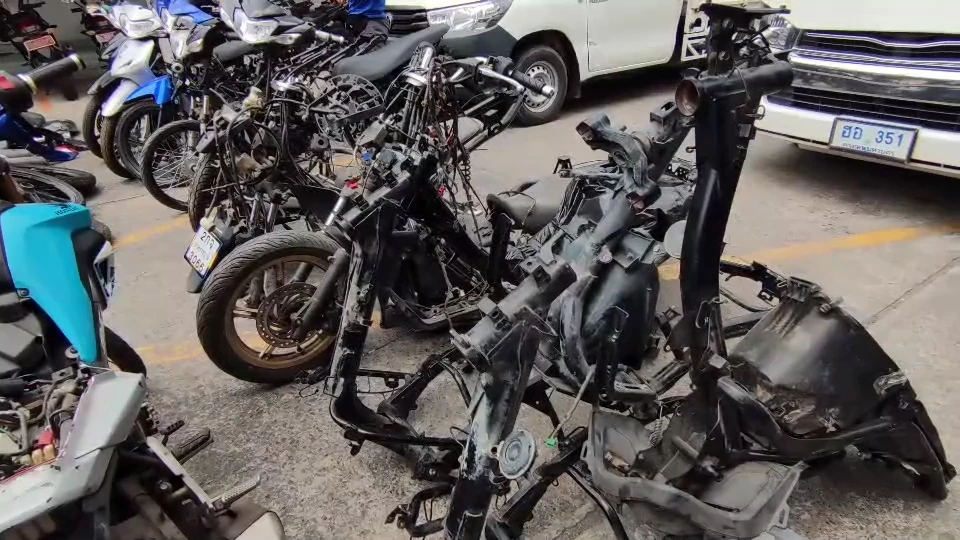 รวบแก็งตระเวนลักรถจักรยานยนต์ ชำแหละสวมทะเบียน ส่งขายเมียนมา