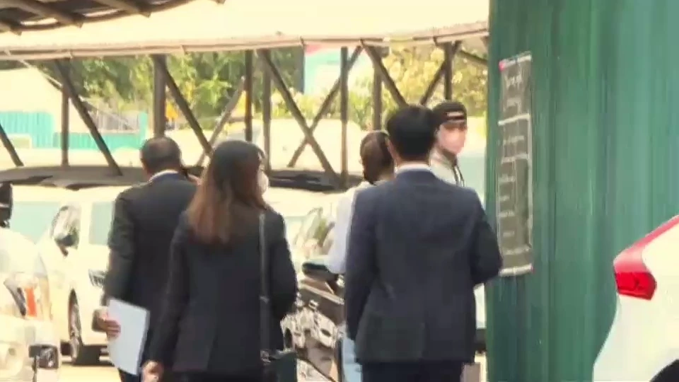 “ดีเจแมน”มา อสส. แจ้ง“ใบเตย”ไส้ติ่งอักเสบ อัยการเลื่อนคำสั่งคดี Forex-3D