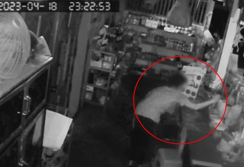 รวบโจรมืออาชีพ งัดบ้านขโมยของชาวบ้าน ประวัติโชกโชน อีก 2 หลังจะครบร้อย