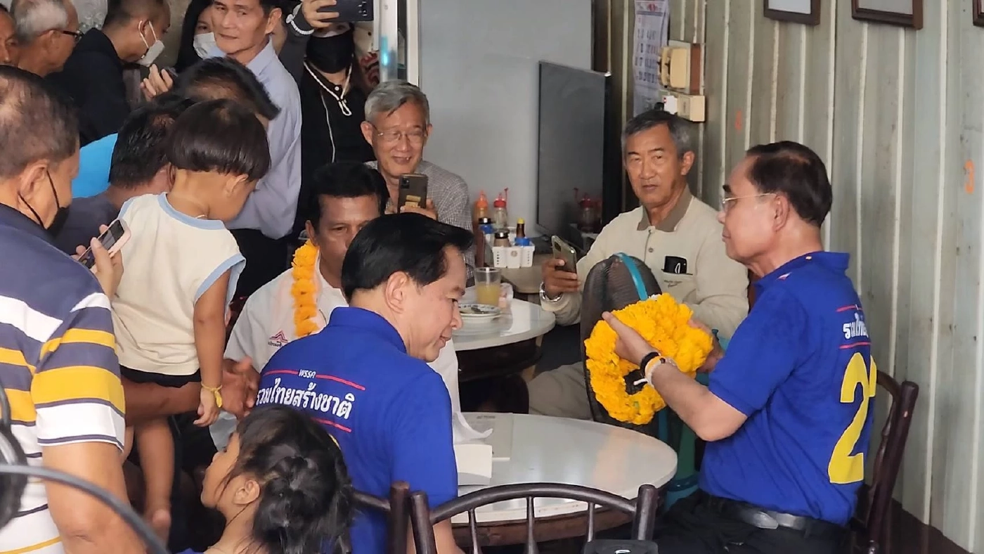 "พล.อ.ประยุทธ์" ลุยสงขลาอ้อนขอคะแนนเสียงรอบเมือง