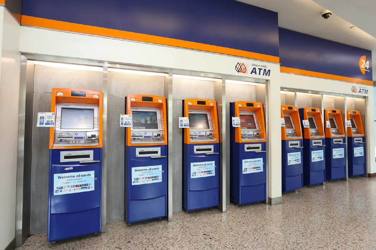 แบงก์รัฐ-พาณิชย์ สำรองเงินสด ผ่านสาขาและตู้ ATM รองรับวันหยุดสงกรานต์