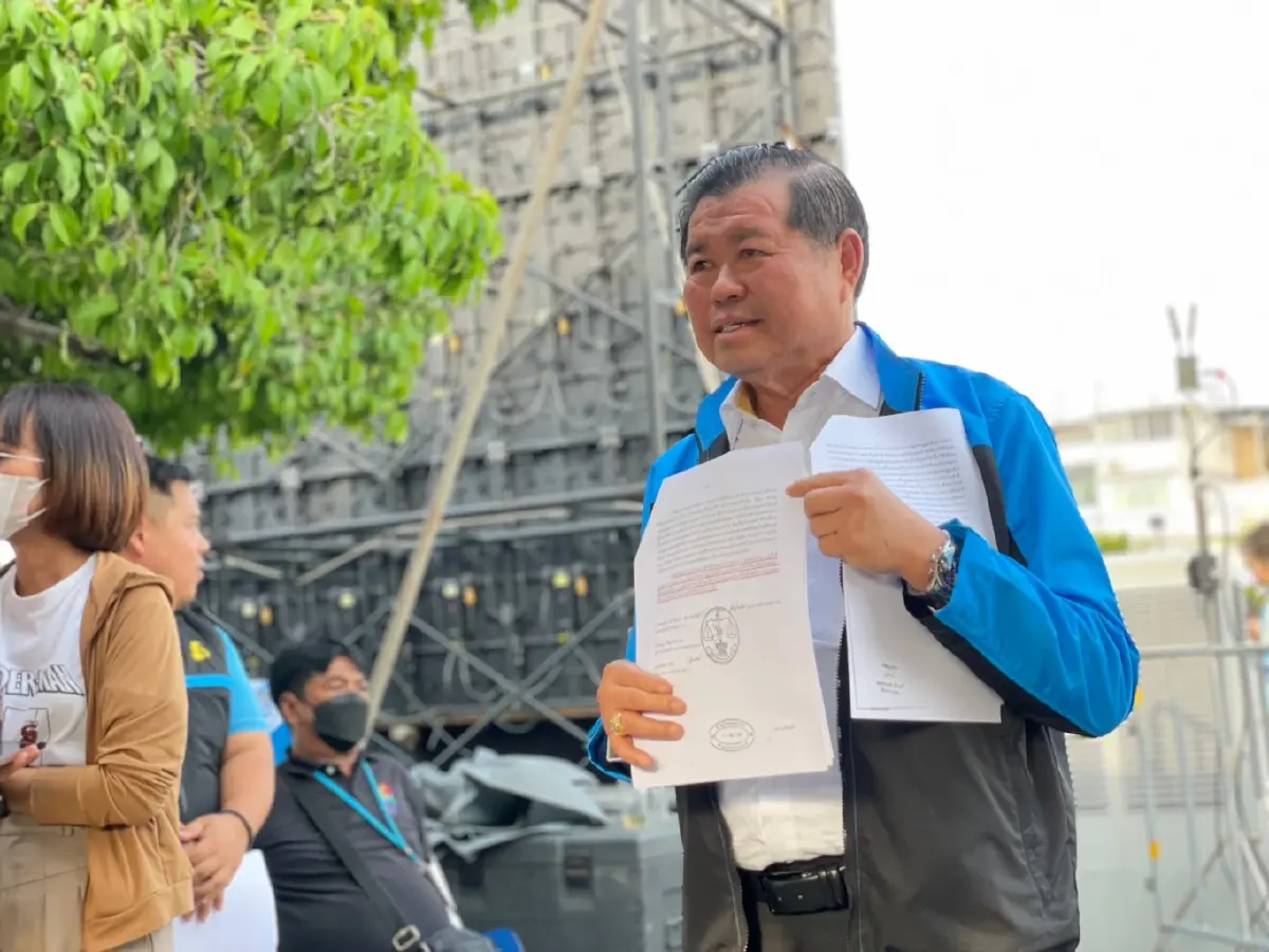 นายนิพนธ์  บุญญามณี  รองหัวหน้าพรรคประชาธิปัตย์ 