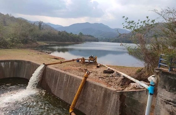 วิกฤตแล้ง! ทุเรียนป่าละอูขาดแคลนน้ำ กรมชลฯ เร่งสูบน้ำช่วย 