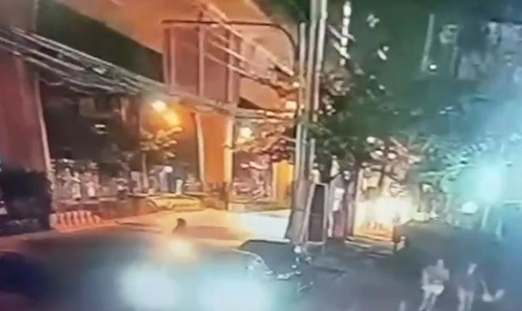 แม่ นศ.เทคโนปทุมวัน ร่ำไห้รับศพ เผย ลูกชายไม่เคยมีเรื่องกับใคร