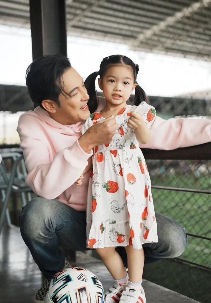 “กุ้งพลอย” เคลียร์ดราม่า ปมซีนหวาน “เต้ มงคลกิตติ์” แฉ!โดนขู่เจอกันที่ศาล