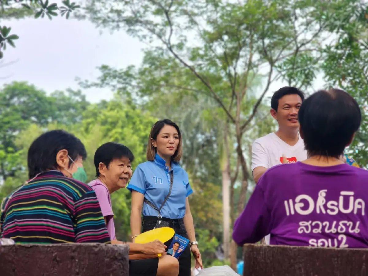 “องอาจ – มาดามเดียร์ - ดร.เอ้” นำผู้สมัครส.ส.ลงพื้นที่ราษฎร์บูรณะ – ทุ่งครุ