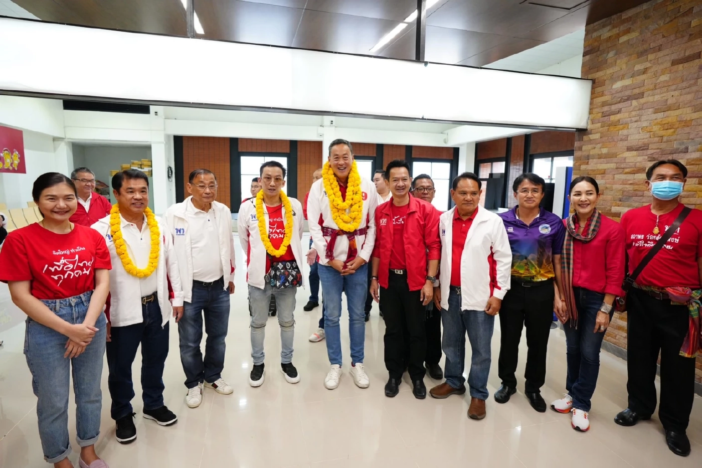 "เศรษฐา"  นำทีม "เพื่อไทย" ปราศรัยใหญ่อีสาน เวที "ร้อยเอ็ด-กาฬสินธุ์"