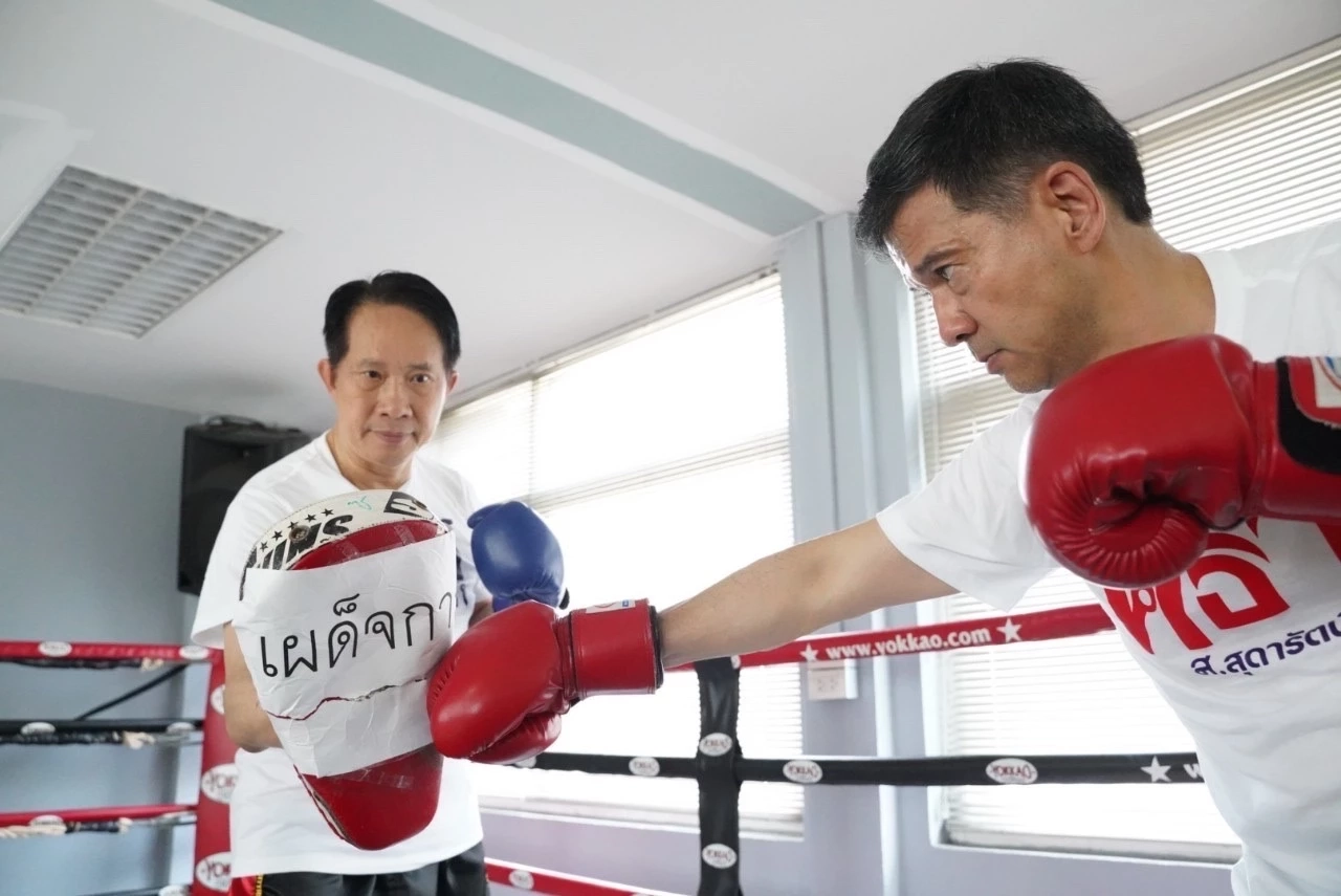 “สุพันธุ์-ศิธา” ค่าย ส.ไทยสร้างไทย ขึ้นเวทีฟิตซ้อมแก้หนี้ขยี้เผด็จการ