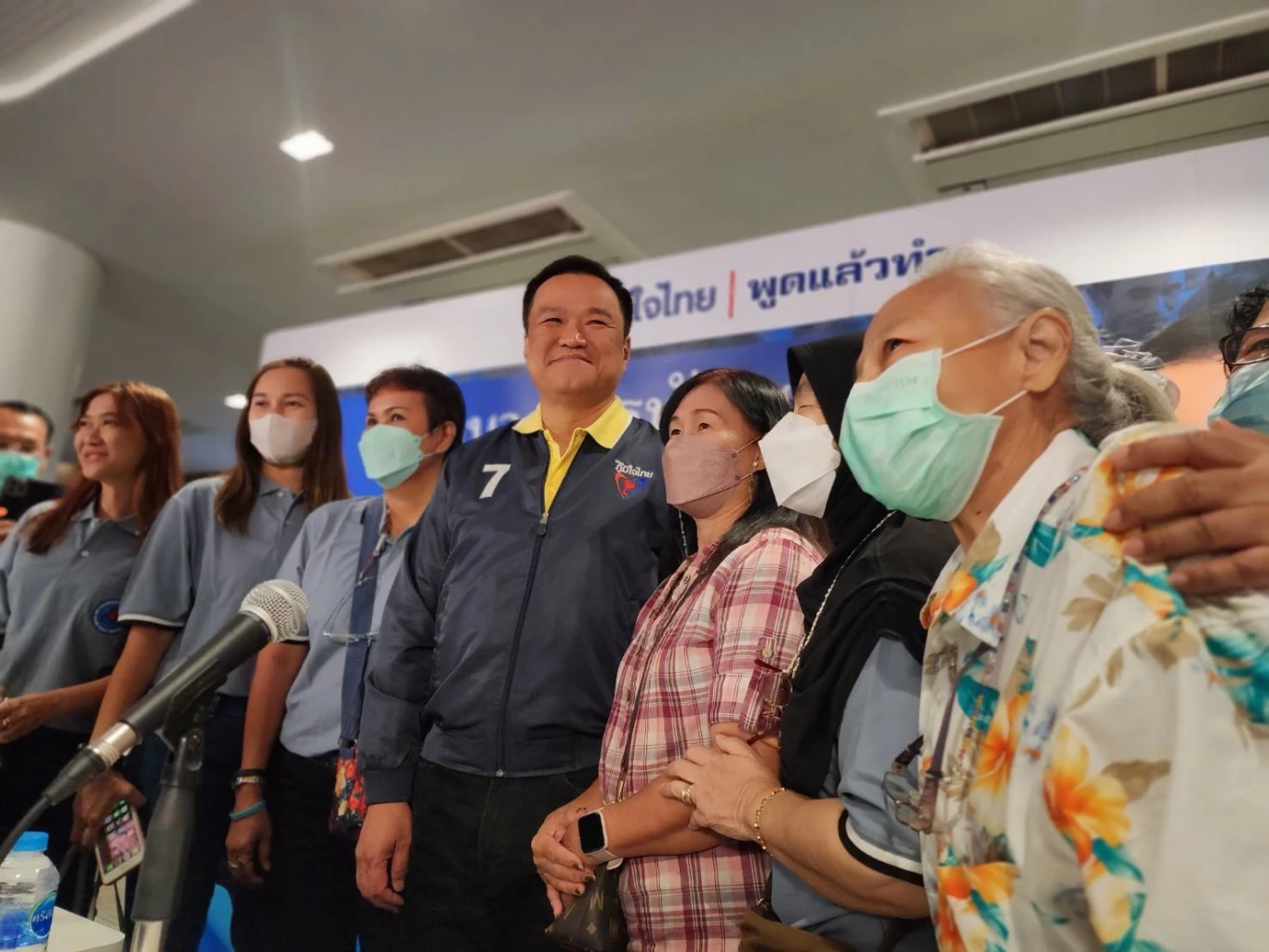 "อนุทิน" ผุดนโยบายเอาใจ "อสม. - อสส." ดันกองทุนฌาปณกิจสงเคราะห์