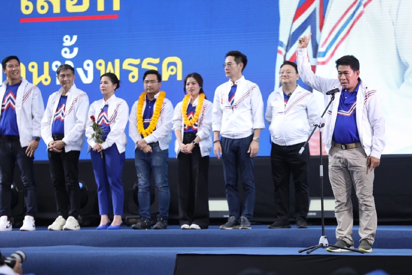 "บิ๊กตู่" ขึ้นเวทีปราศรัยกทม.ครั้งแรก ฝันอยากได้ ส.ส. 33 เขต