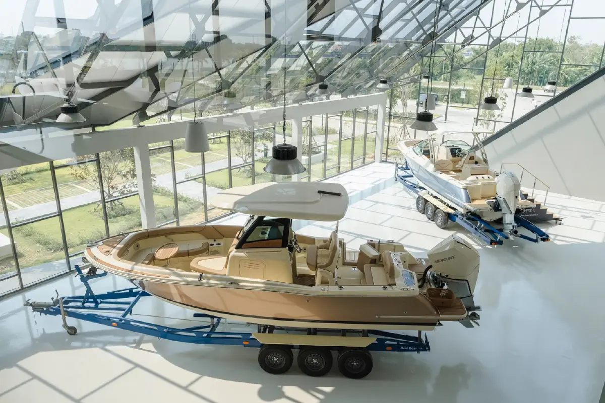 ล่องเรือลักชัวรี่ ‘คริส-คราฟท์’ ที่แลนด์มาร์คแห่งใหม่ ริเวอร์เดล มารีน่า