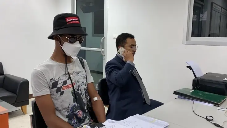 หนุ่มคู่ขา แจ้งความ เอาผิด "นายพลซาดิสม์" ตร.พาเหยื่อชี้จุดห้องเชือด