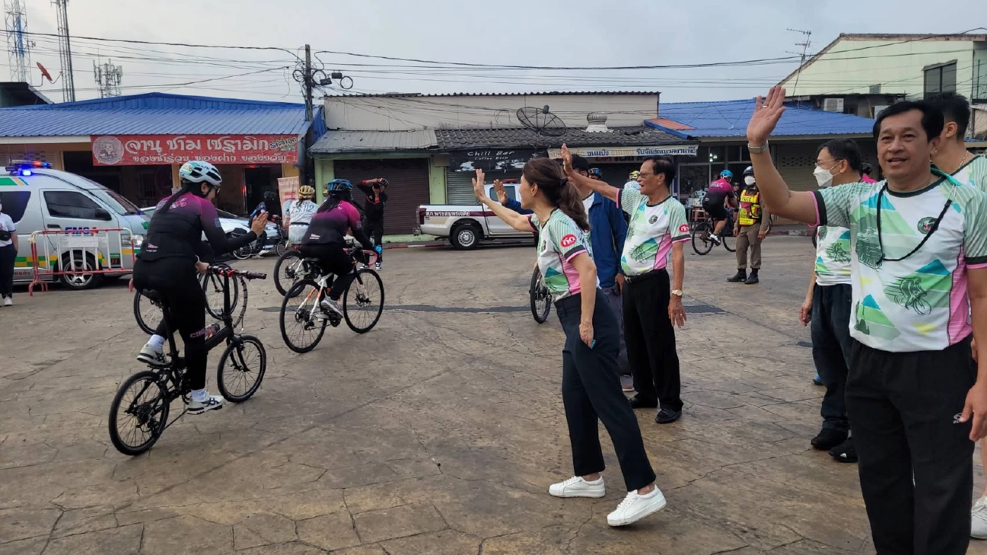 นักปั่นกว่า 2 พันคน เข้าร่วมงาน "สมุทรปราการปั่นจักรยานรำลึก 130 ปี ร.ศ.112"