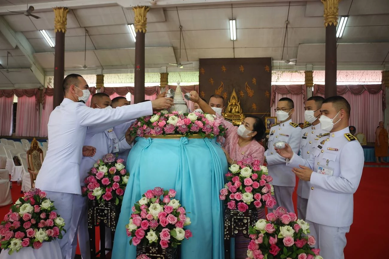 เสริมมงคล! วัดราชบูรณะ จัดสรงน้ำพระบรมสารีริกธาตุ ห่มผ้าเจดีย์หลวง 700 ปี