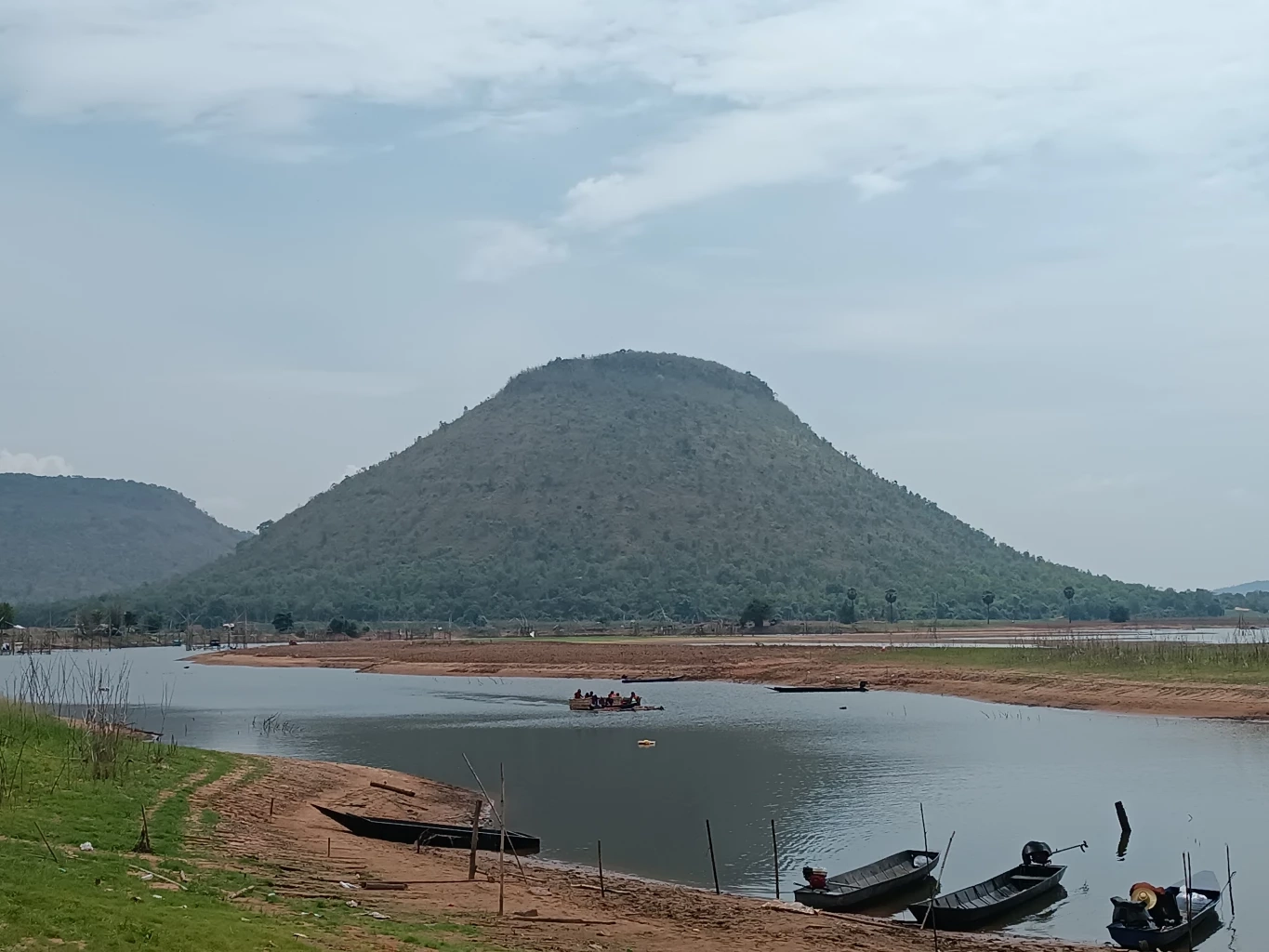 ไอเดียเจ๋ง! ประมงโคราช ส่งแพไม้ไผ่ให้ชาวบ้านตลิ่งชัน ทำทัวร์เที่ยวเพิ่มรายได้