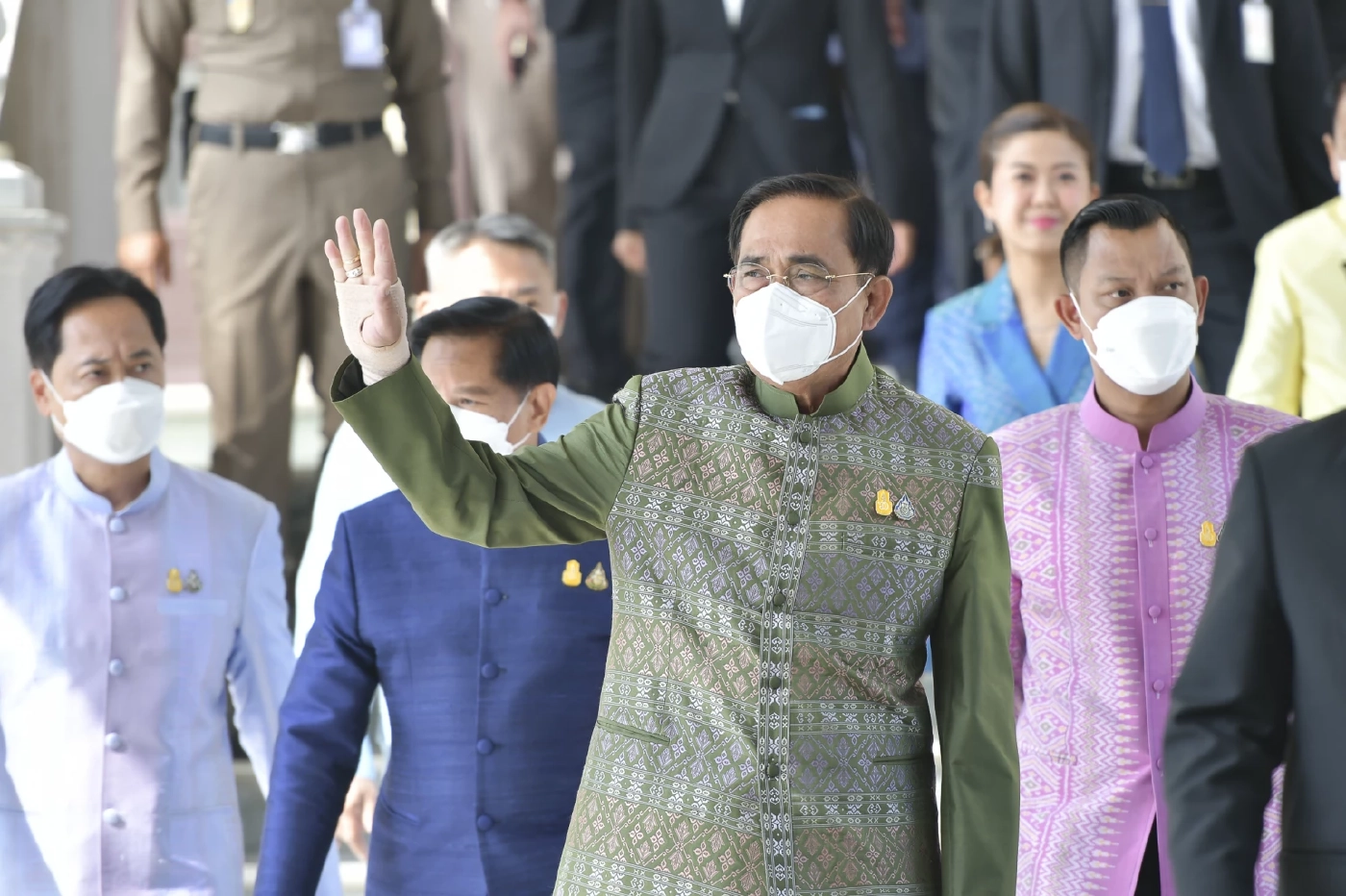 ธนกร ปัดไม่รู้ "บิ๊กตู่-บิ๊กป้อม" วางมือการเมือง ย้ำไม่โหวต"พิธา" นั่งนายกฯ