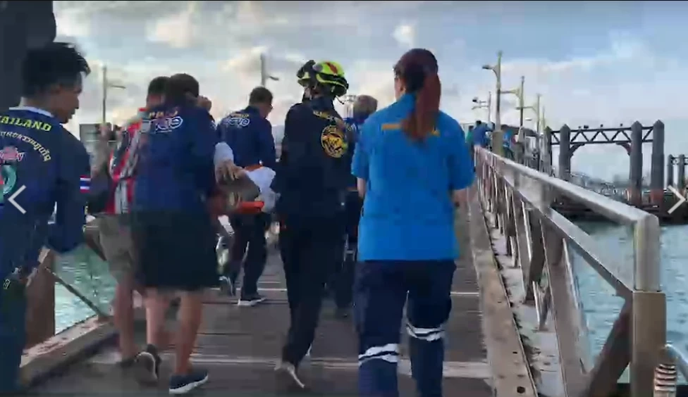 ด่วน! เรือสปีดโบ๊ทชนเสาสัญญาณเดินเรือทะเลภูเก็ต นทท.เจ็บระนาวกว่า 30 คน