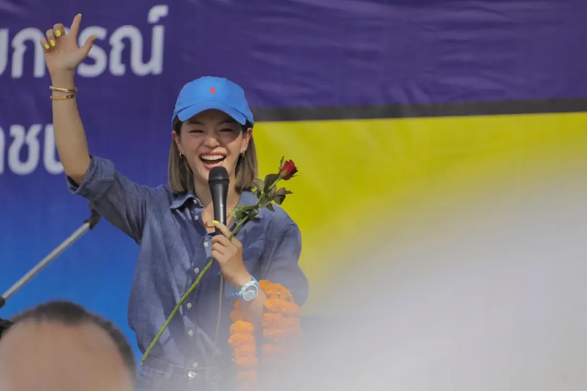 "มาดามเดียร์" ชู "พล.ต.ต.สุรินทร์" เป็น ส.ส.มีอุดมการณ์ ไม่ขายจิตวิญญาณ