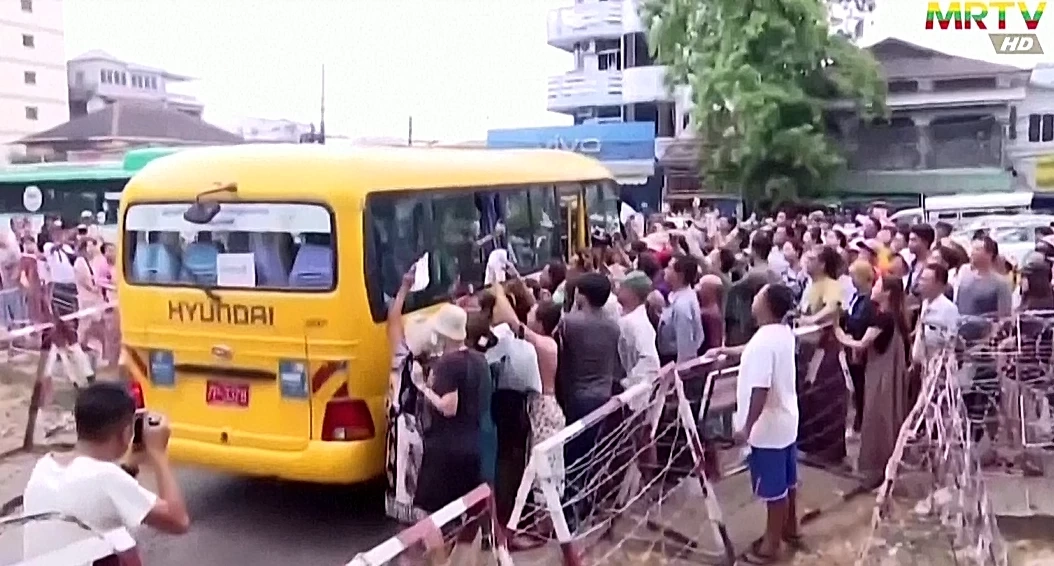 เมียนมาปล่อยนักโทษการเมืองกว่า 2,100 คน