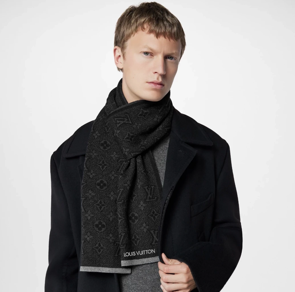 10 ผ้าพันคอแฟชั่นผู้ชาย ใส่แล้วดูดีมีสไตล์