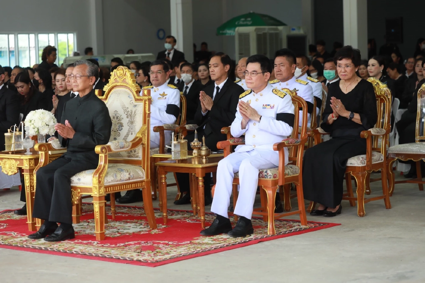 ตระกูลลักษณวิศิษฏ์ น้อมสำนึกพระมหากรุณาธิคุณ พิธีพระราชทานเพลิงศพพ่อวีระ